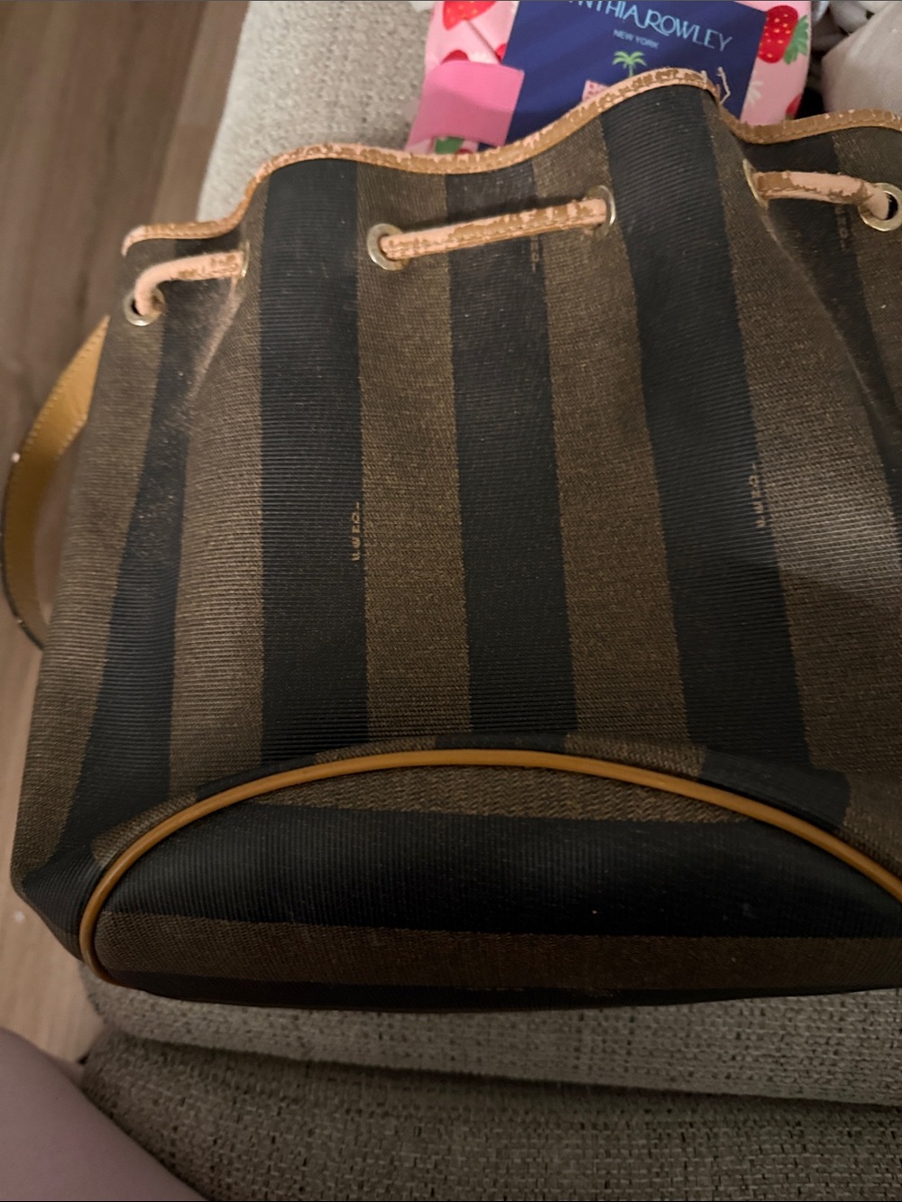 Vintage Fendi Pequin Bucket Bag -“AS IS / For Repair". - Picture 3 of 7